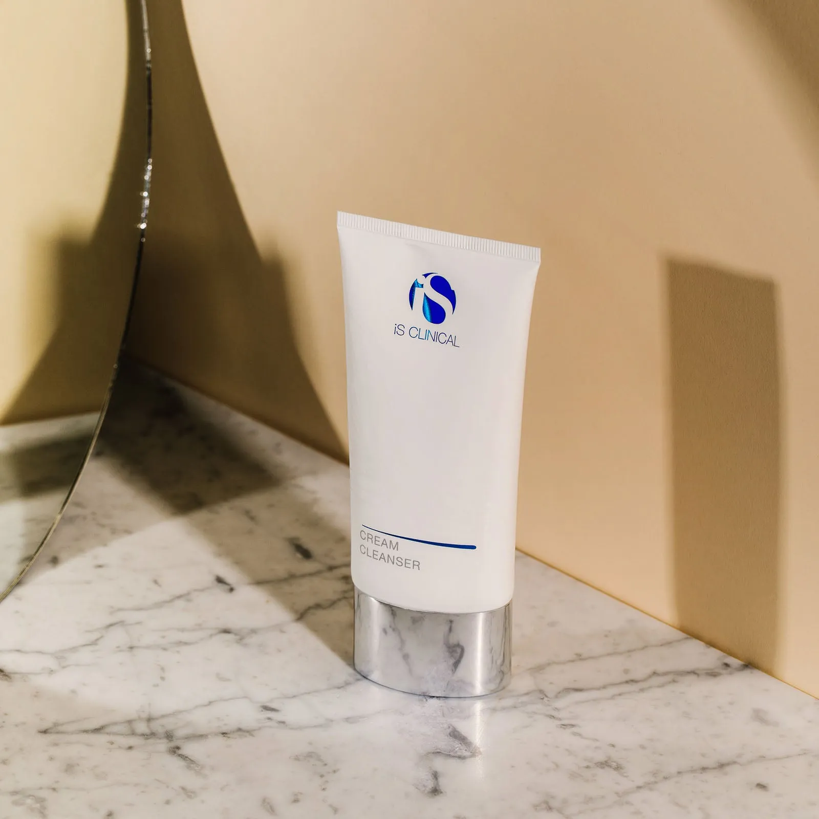 iS Clinical: Cream Cleanser 120ml