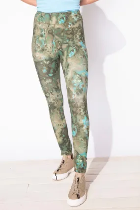 On The Move Leggings in Olive by Escape
