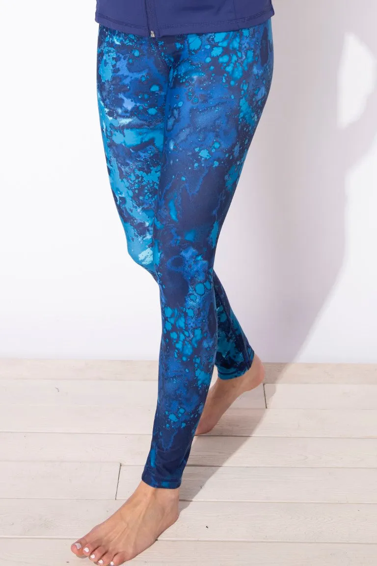On The Move Leggings in Olive by Escape