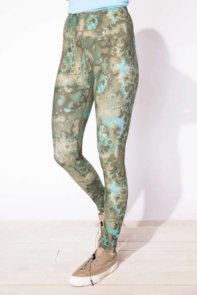 On The Move Leggings in Olive by Escape